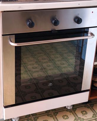 Forno elettrico ventilato Whirlpool da incasso