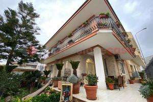 Villa o villino Mondragone [Cod. rif 3293741VRG]