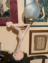 Lampada-scultura in stile Art Déco