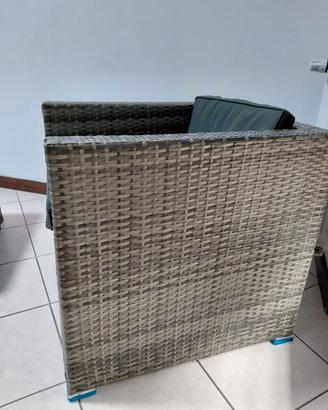 poltrona con tavolino