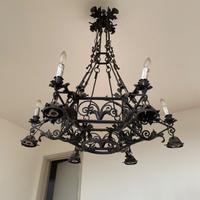 Lampadario in ferro battuto
