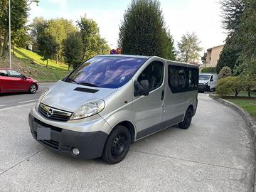 Vivaro 9 posti in accellenti condizioni