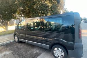 Renault Vivaro 9 posti motore rifatto