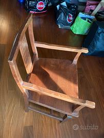Sedia in legno antico