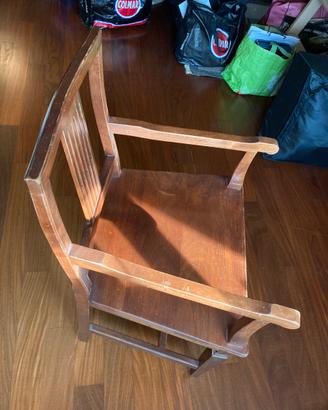 Sedia in legno antico