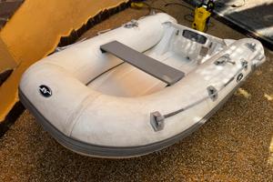 Tender EV chigliarigida 220 cm + motore Honda 2.3