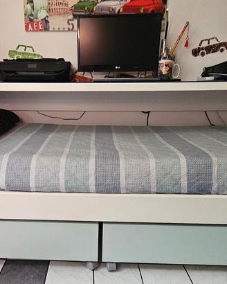 Scrivania + letto singolo salvaspazio con ruote