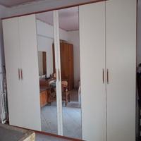 ARMADIO A 6 ANTE CON SPECCHIO COME NUOVO