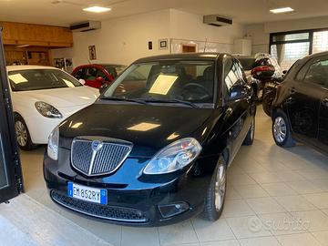 Lancia Ypsilon 1.2 69 CV Unyca
