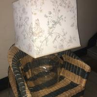 Lampada con paralume.