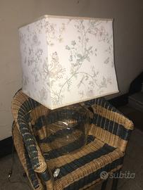 Lampada con paralume.