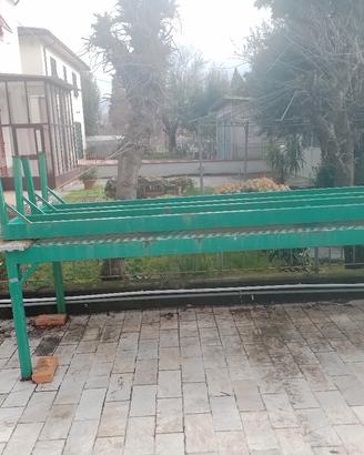 Tavolo da giardino in ferro con panche