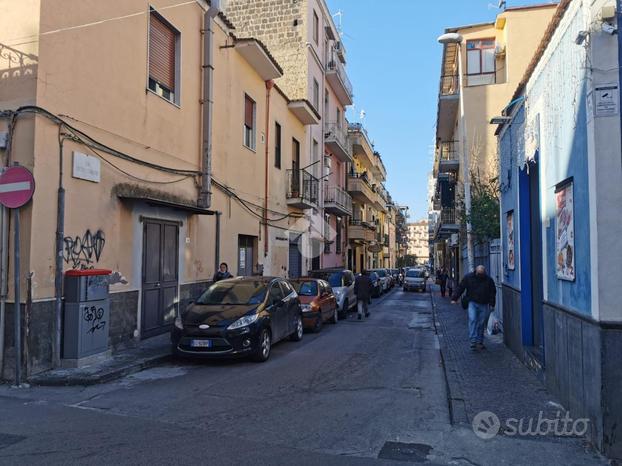 MULTILOCALE A CASTELLAMMARE DI STABIA