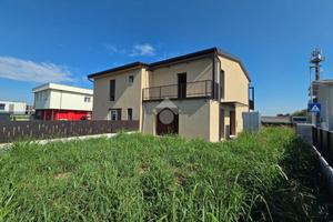 PORZIONE DI BIFAMILIARE A SAN GIOVANNI LUPATOTO