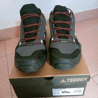  Adidas scarpe da trekking