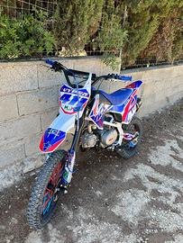Pit bike
