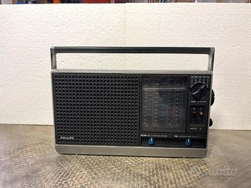 Radio d’epoca Philips 750