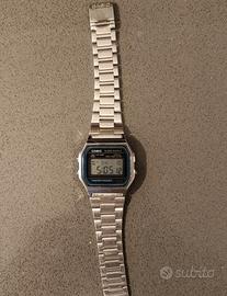 Orologio Casio unisex  in acciaio 