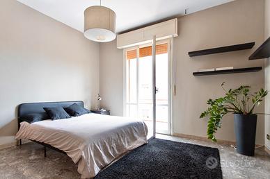 STANZA zona POLICLINICO Modena