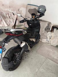 X-adv 750