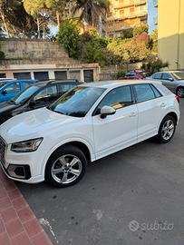 Audi Q2 1.6 bianca unico proprietario - 7/2019