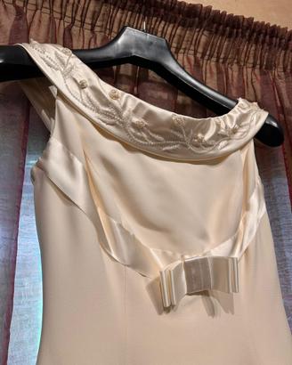 Abito da sposa nuovo con cartellino