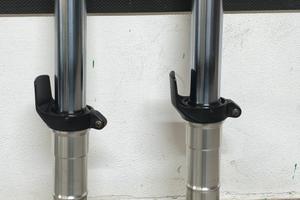 coppia forcelle Triumph 955i ricambio