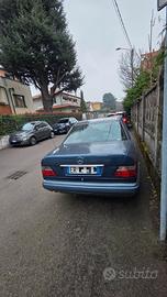 Mercedes E200 W124 del 93 16v  *metano*