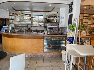 Bar/Tabacchi Avviato - Posizione e Bassi