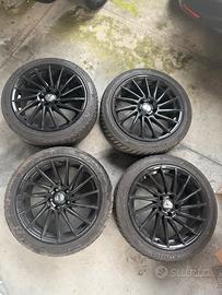 4 Cerchi + Gomme Invernali Kumho 225/45 R18 95V