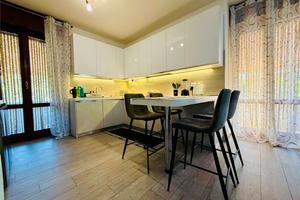 APPARTAMENTO IN QUADRIFAMILIARE CON GARAGE E CANTI