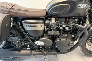 Bonneville T120 gold line edition