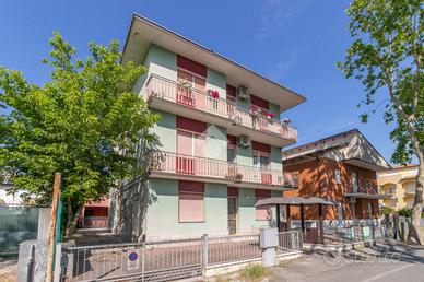 3 LOCALI A CESENATICO