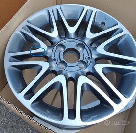 UN solo Cerchio in lega Lancia Ypsilon