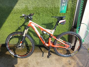 Mountain-bike Specialized Stumpjumper FSR Comp