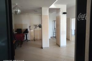 Locale commerciale adatto a molteplici esigenze