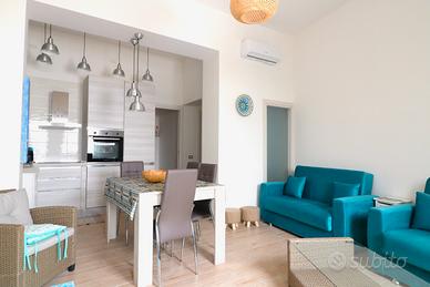 Casa indipendente su due livelli con cortile