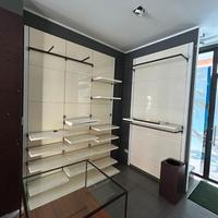 ARREDAMENTO  NEGOZI ABBIGLIAMENTO