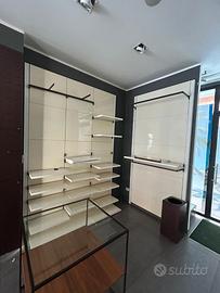 ARREDAMENTO  NEGOZI ABBIGLIAMENTO
