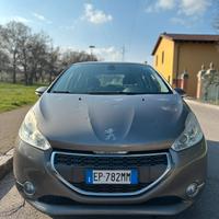 Peugeot 208 1.2cc 120.000 km