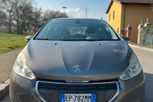 Peugeot 208 1.2cc 120.000 km