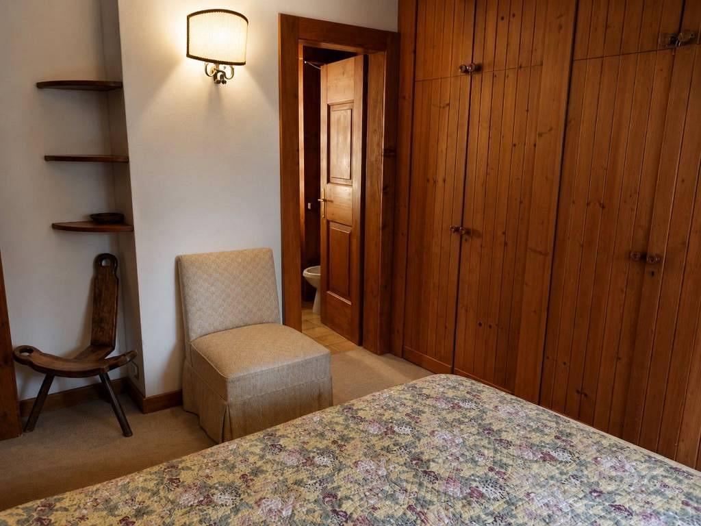 Appartamento di 155 m² con più di 5 locali e box a - Vista 2