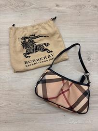 Pochette Burberry
