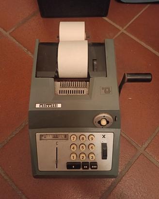 calcolatrice Olivetti a manovella