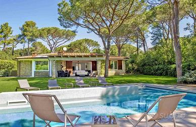 Villa di 300 m² con più di 5 locali a Castiglione 