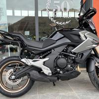 CFMOTO MT 700 2024 pronta consegna