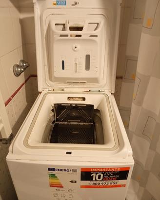 Lavatrice a carica dall'alto 6 kg 1000giri Indesit