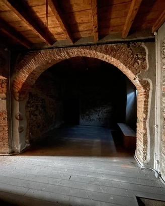 Palazzo / Stabile di 354 m² con più di 5 locali a 