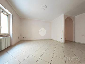 6 LOCALI A MANFREDONIA