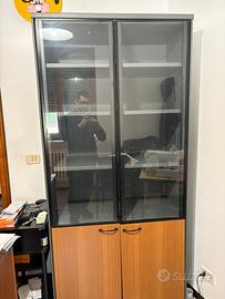 Mobile ufficio, con ripiani e vetrina